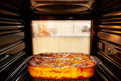 Reheating food in the oven lasagne